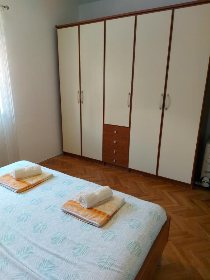 Apartman Stefan Apartamento Karlobag Exterior foto