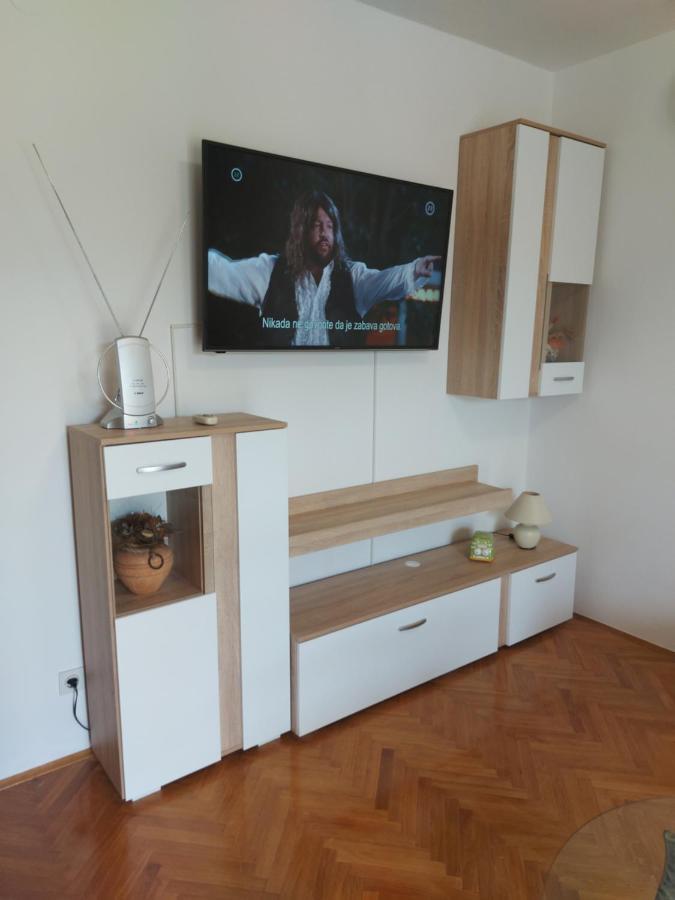 Apartman Stefan Apartamento Karlobag Exterior foto