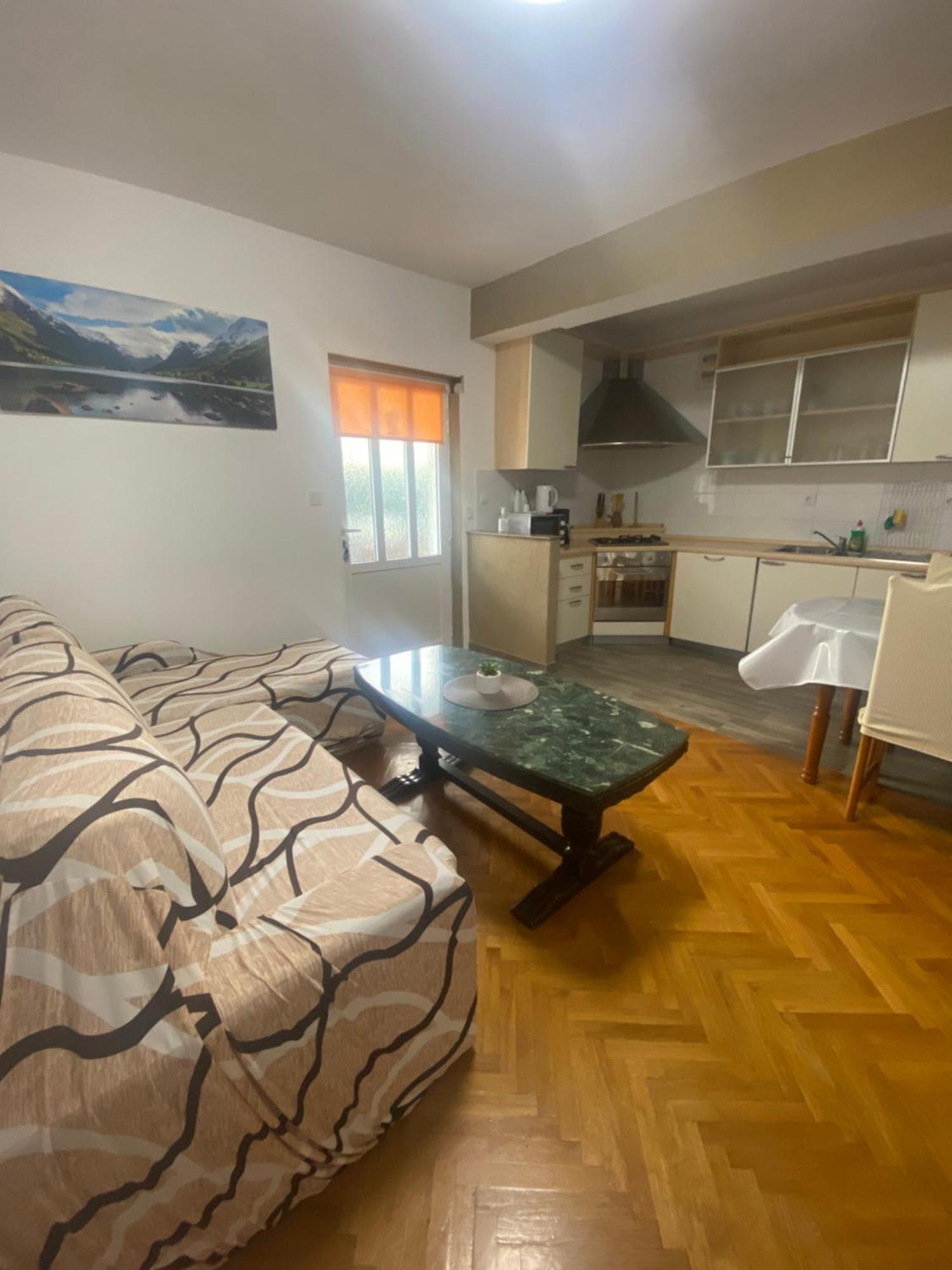 Apartman Stefan Apartamento Karlobag Exterior foto